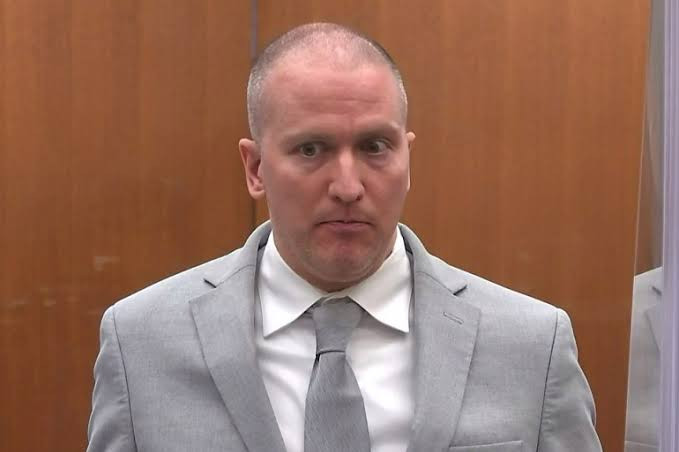 Derek Chauvin offers condolences to George Floyd's family, then teases new information that could provide 'peace of mind' (Video)