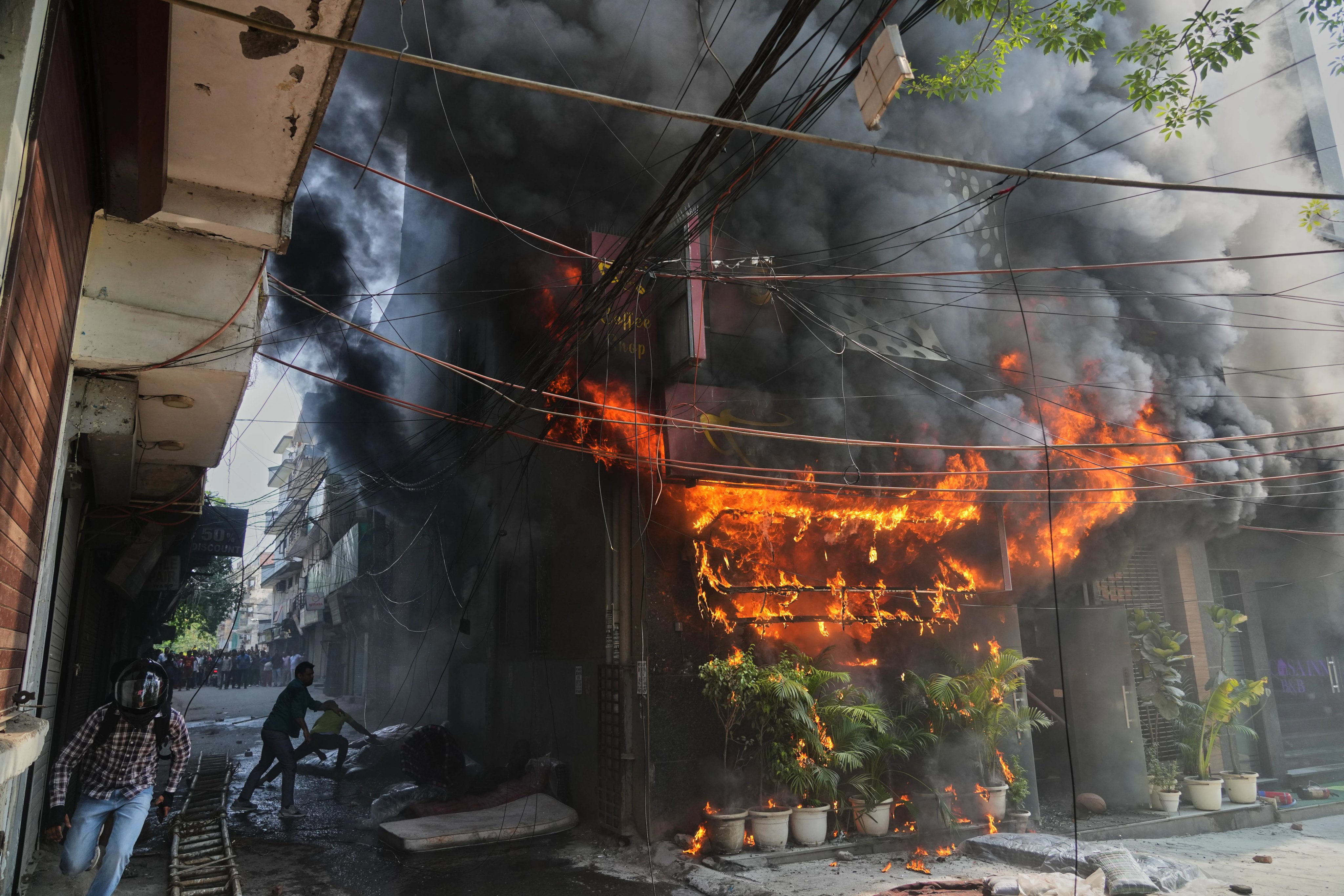 Update: Nigerians among 18 foreign nationals k!lled in Delhi hotel fire
