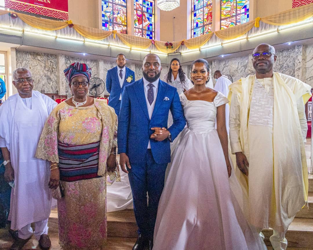 Photos from the wedding of the Speaker of Oyo State House of Assembly, Rt. Hon. Adebo Ogundoyin, and his heartrob, Olamidun Majekodunmi