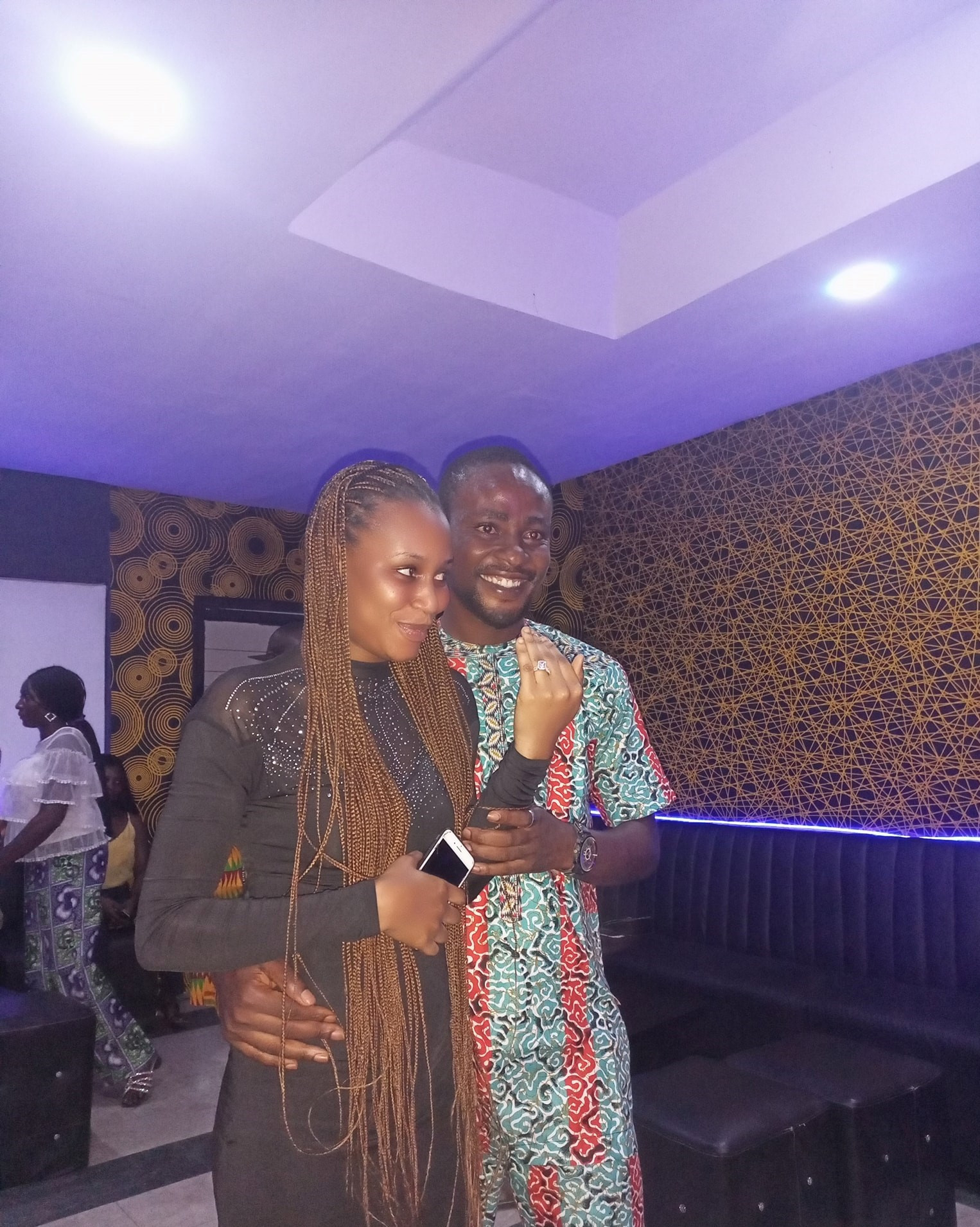 Nigerian lady kneels to accept her boyfriend's marriage proposal. Says "it is against our culture for a man to kneel for a woman" 3 61f6b3acb725b