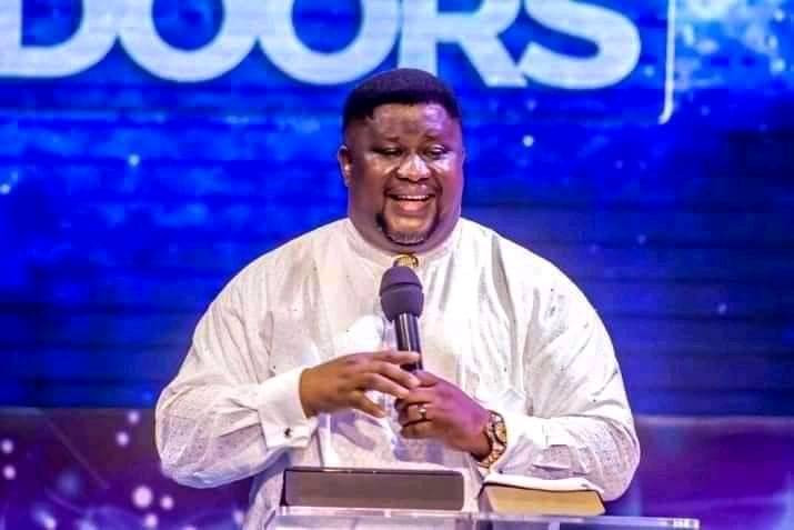 After sending out invitation to friends and family, Nigerian clergyman dies three weeks to his 50th birthday