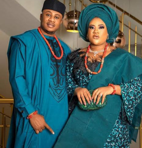 Actress Nkechi Blessing shares her chat with Opeyemi Falegan and videos from his friends in London saying he is fake, to dispute his claims that she came for his money