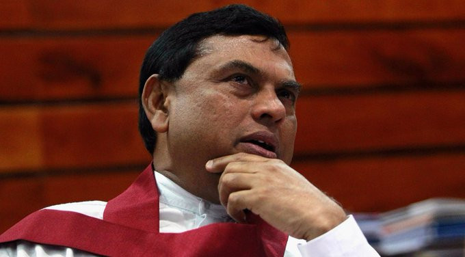 Sri Lanka immigration stops president's brother from flying out to Dubai as anger mounts over the family for damaging the country's economy (video)