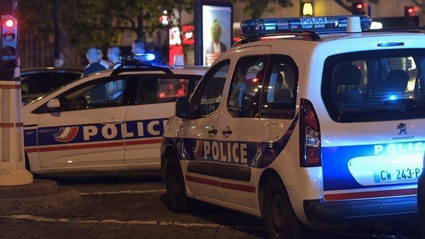 Knife wielding man shot dead by police at Paris airport