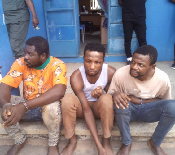 Robbers kill three drivers, sell their cars