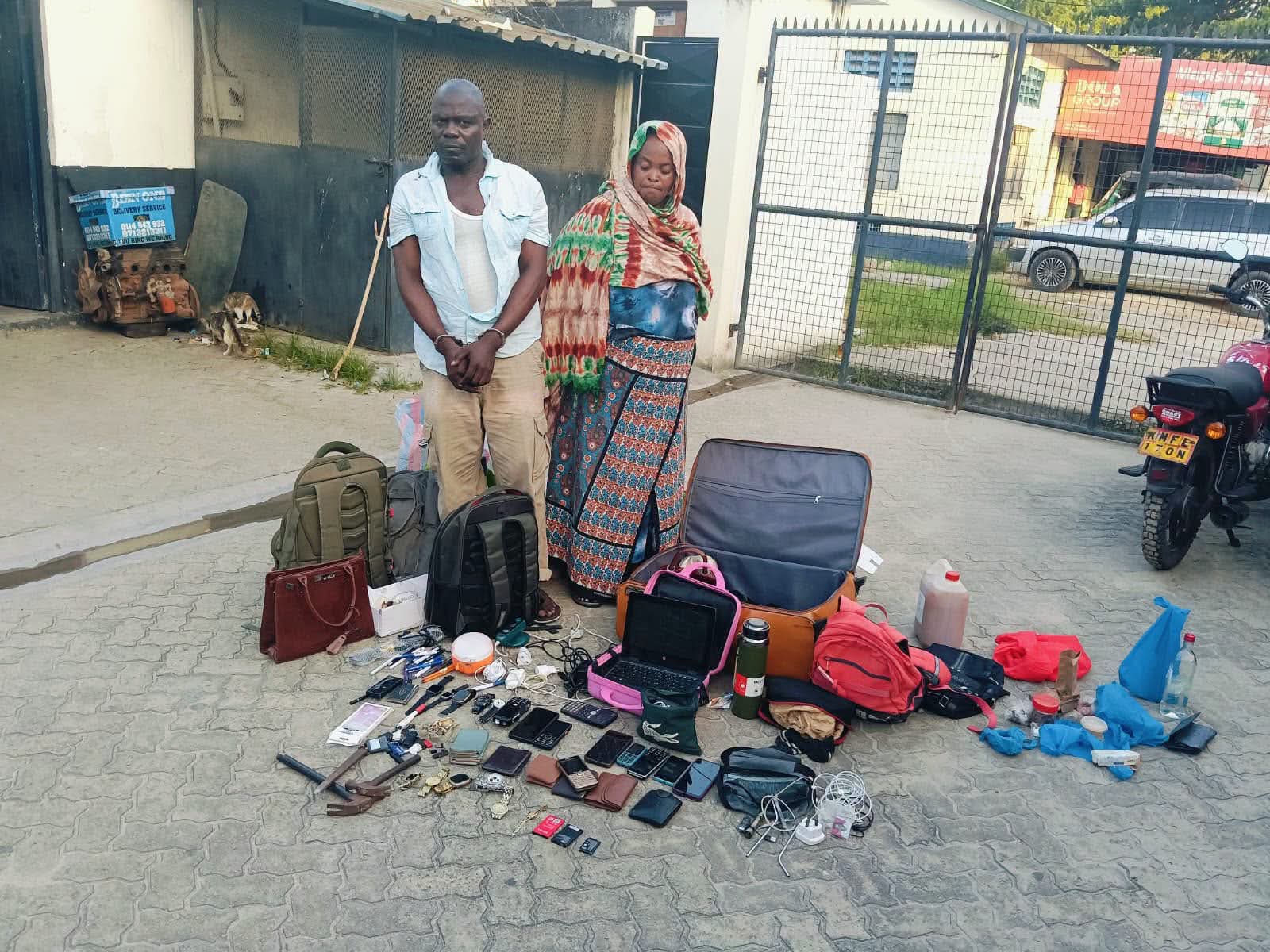 Police arrest couple who drug and rob bus passengers