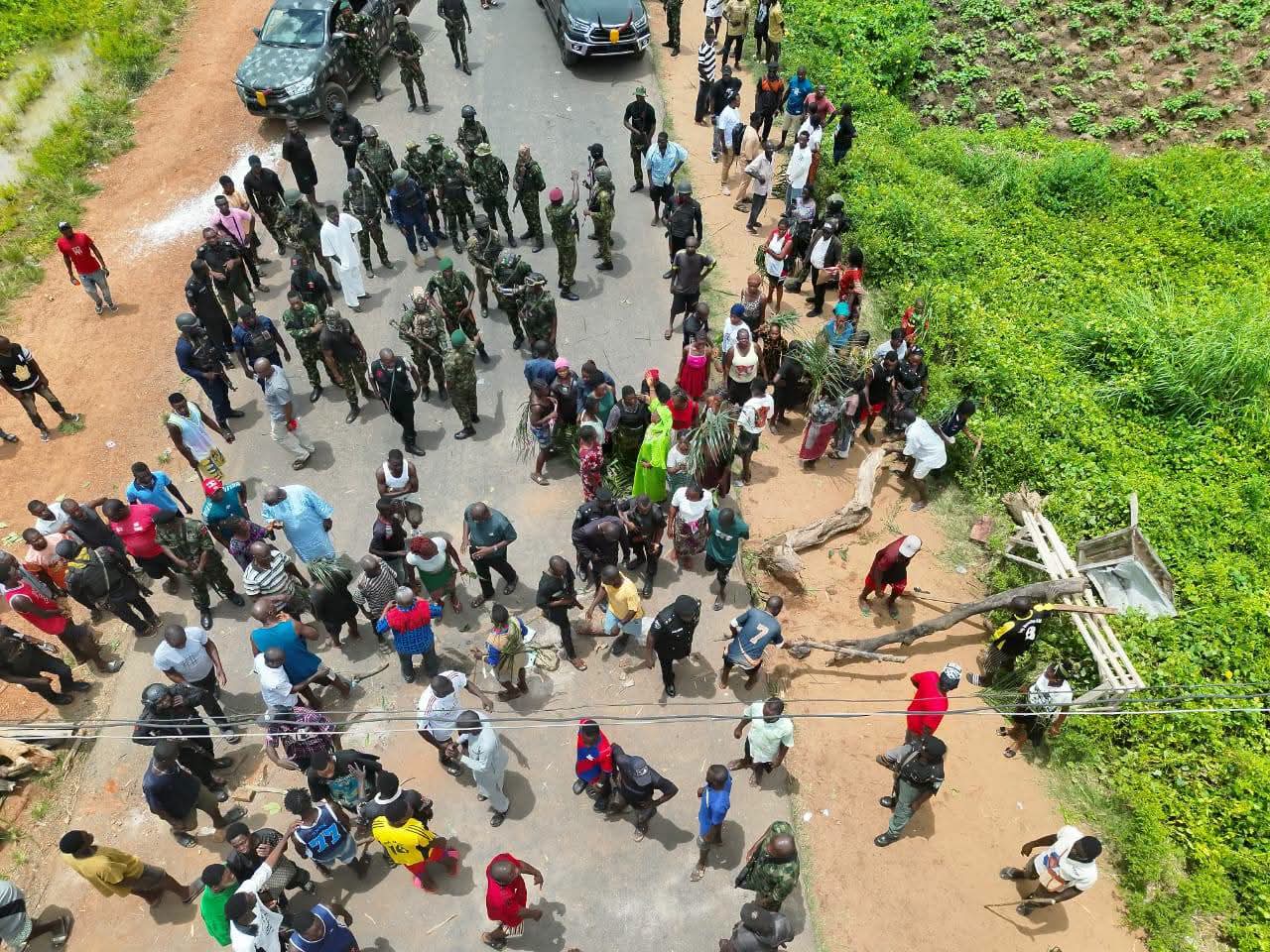 Residents protest as gunmen allegedly kidnap 18 mourners in Benue community