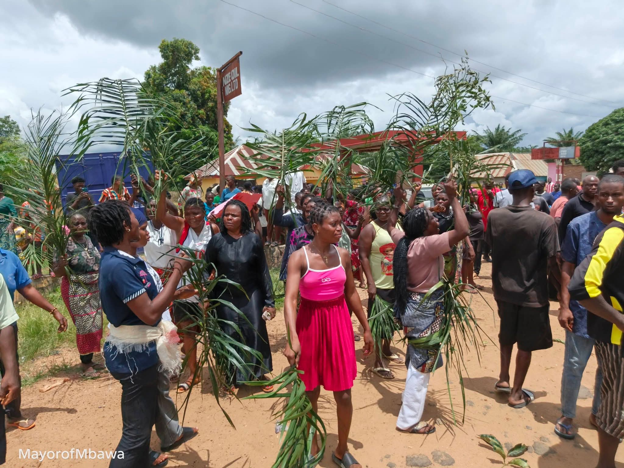Residents protest as gunmen allegedly kidnap 18 mourners in Benue community