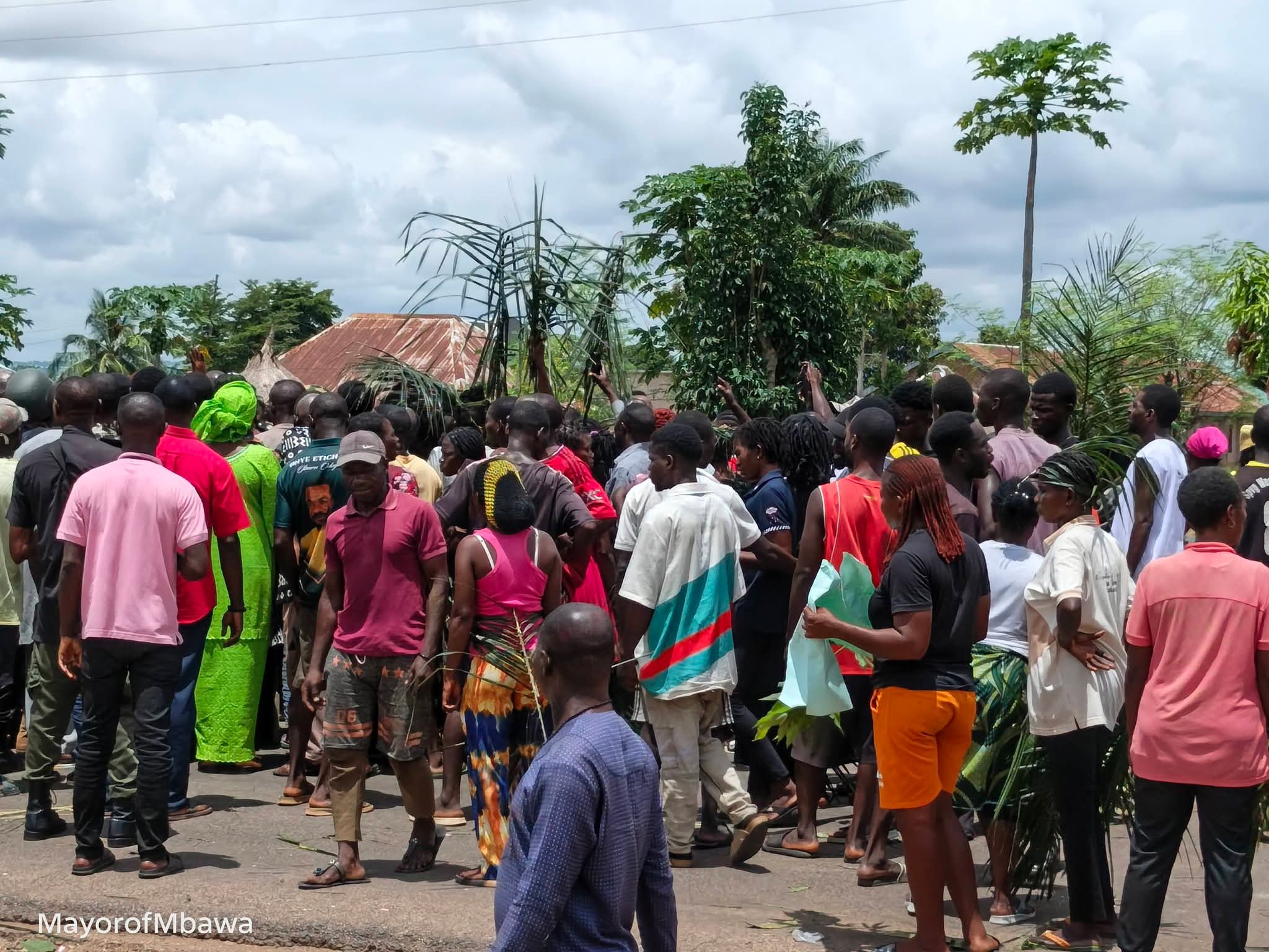 Residents protest as gunmen allegedly kidnap 18 mourners in Benue community
