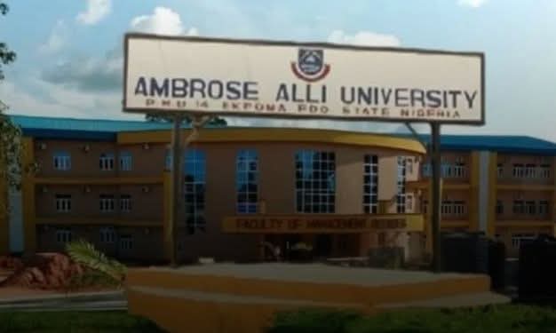 AAU lecturer slumps and d!es in Edo hotel after "engaging the services" of 21-year-old woman