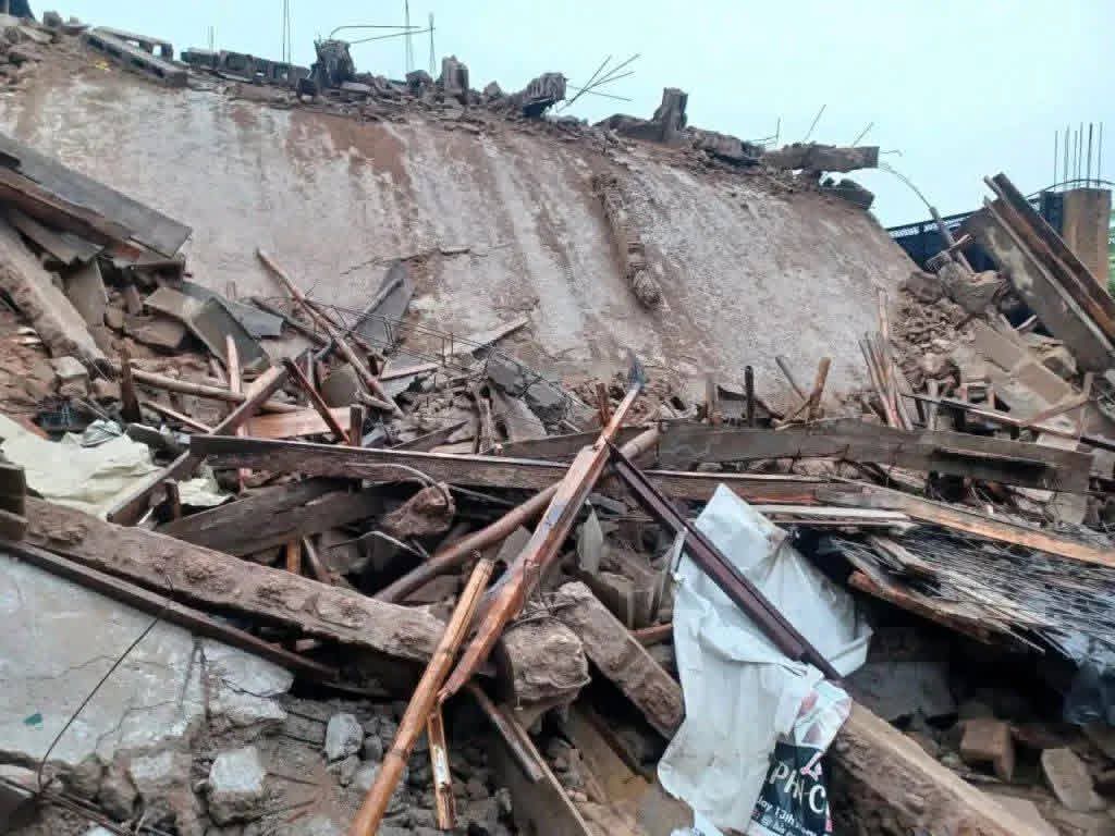 Mother and 14-year-old daughter d!e as three-storey building collapses in Anambra