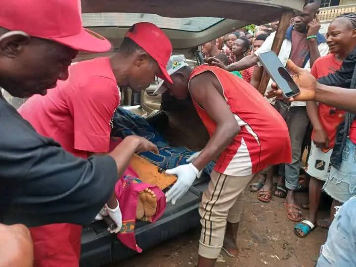 Mother and 14-year-old daughter d!e as three-storey building collapses in Anambra