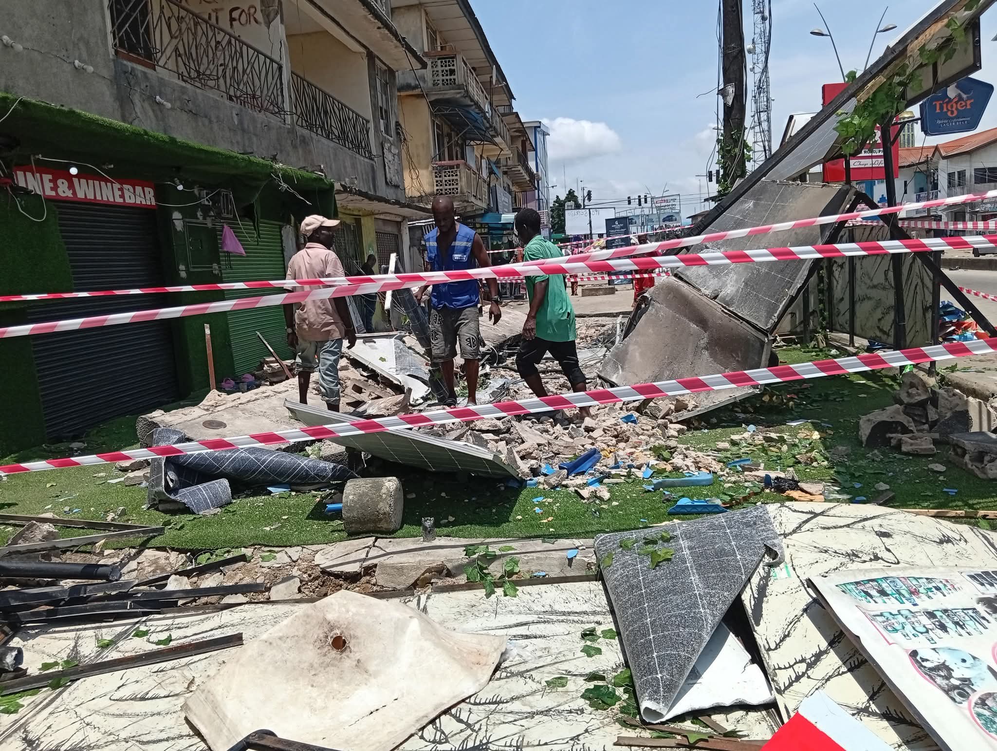 Four injured as part of 60-year-old building collapses in Rivers