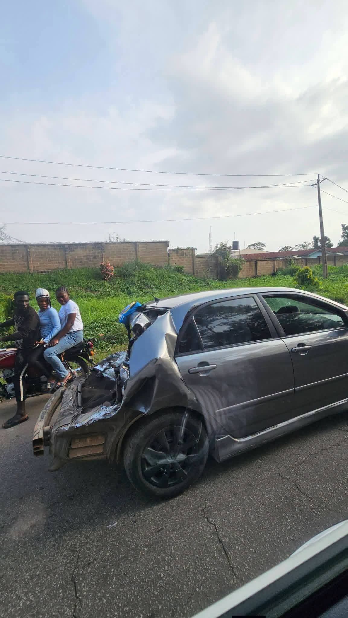 Female Corps member dies as truck rams into vehicles, motorcycle in Ibadan