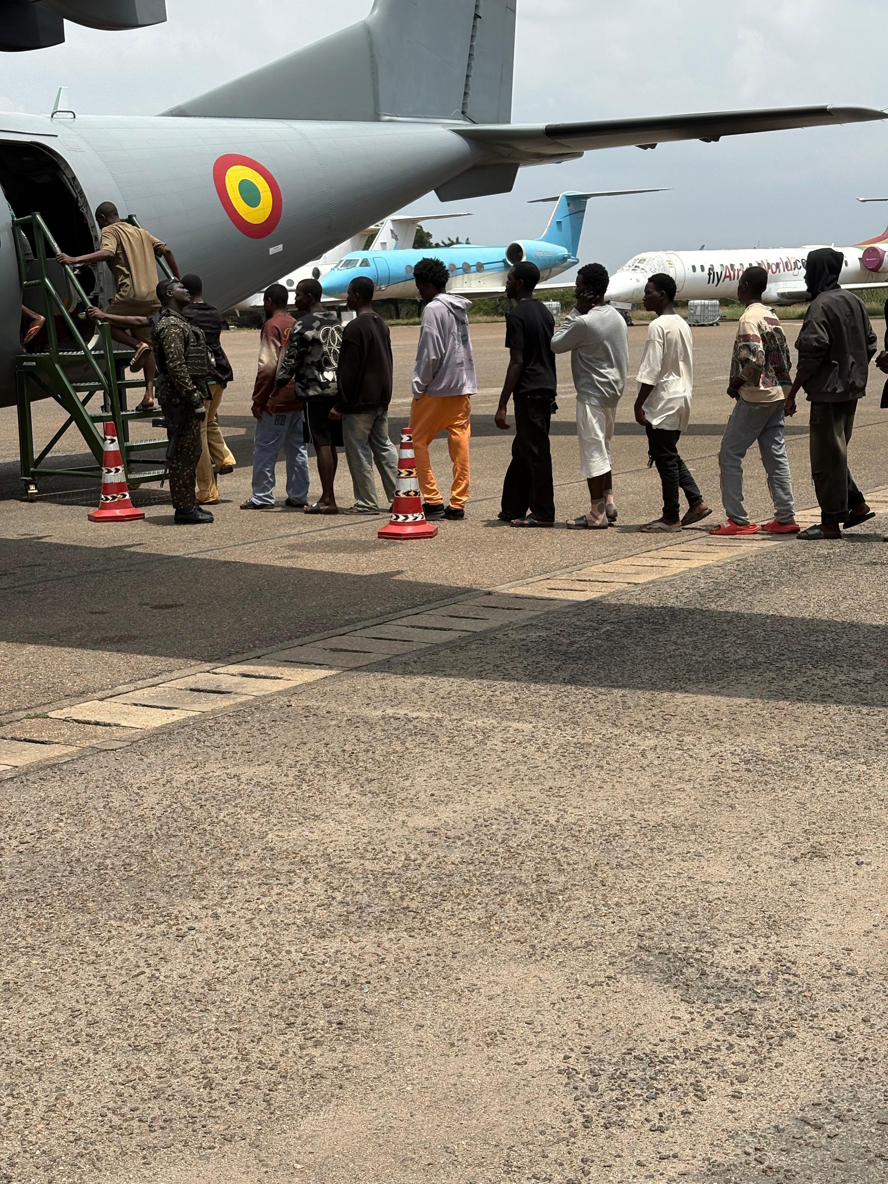 Ghana repatriates 120 Nigerians rescued from cybercrime networks (videos)