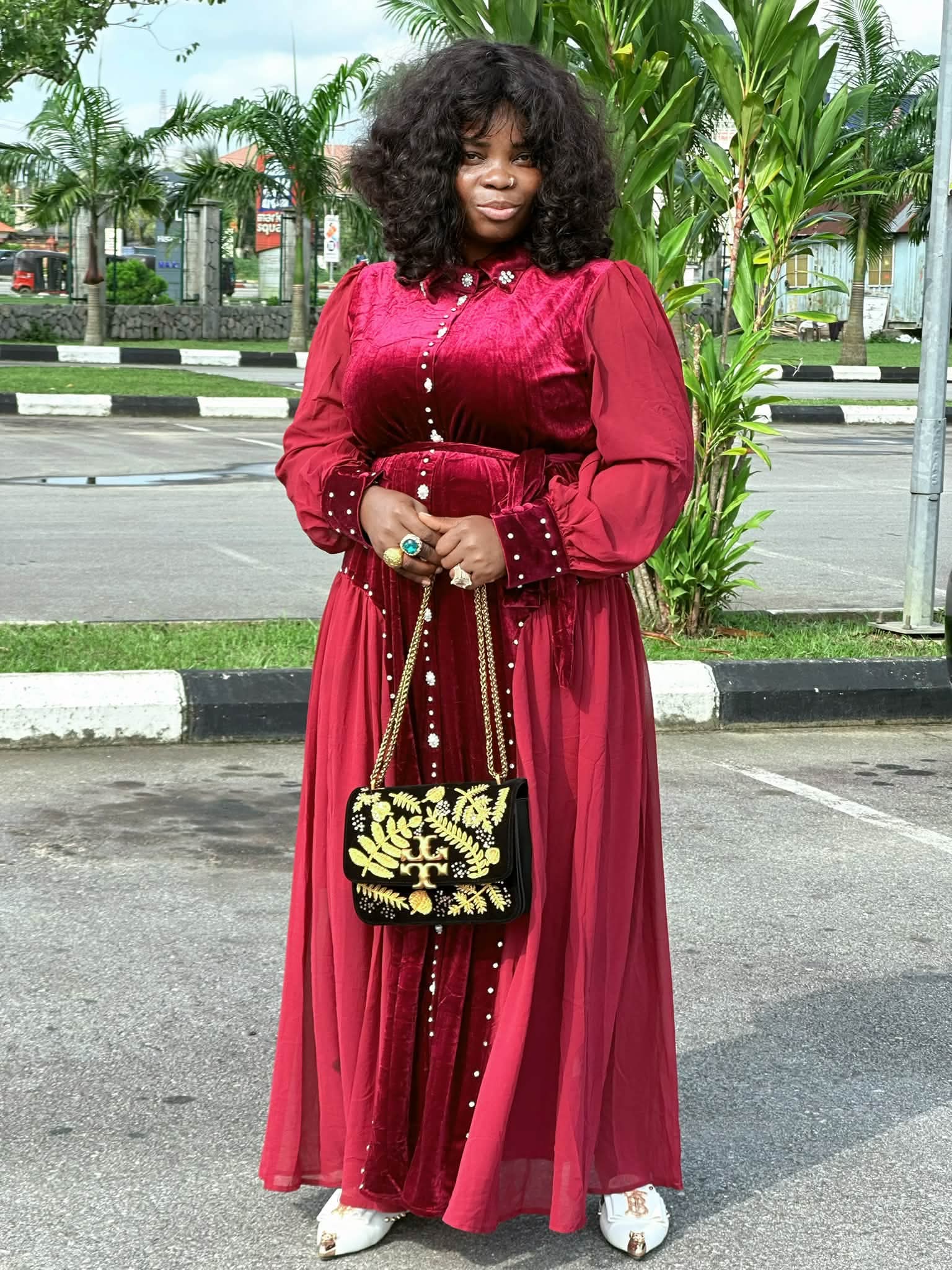Akwa Ibom lady curses family members who feel she should be taking care of them because she married a white man