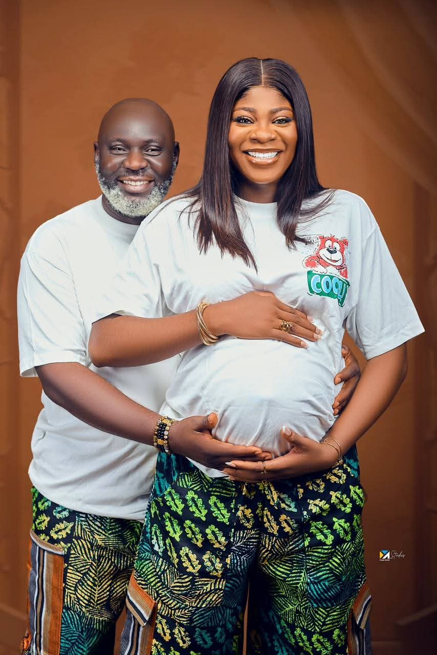 Couple welcome FIRST child after 19 years of waiting 1 Couple welcome FIRST child after 19 years of waiting