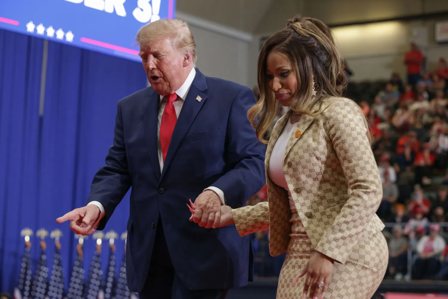 Video: President Trump compliments rapper Nicki Minaj's 'beautiful' backside at Michigan rally