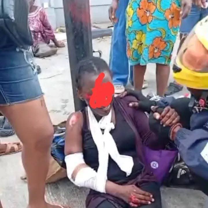 Truck crushes Lagos woman after she fell off commercial bus