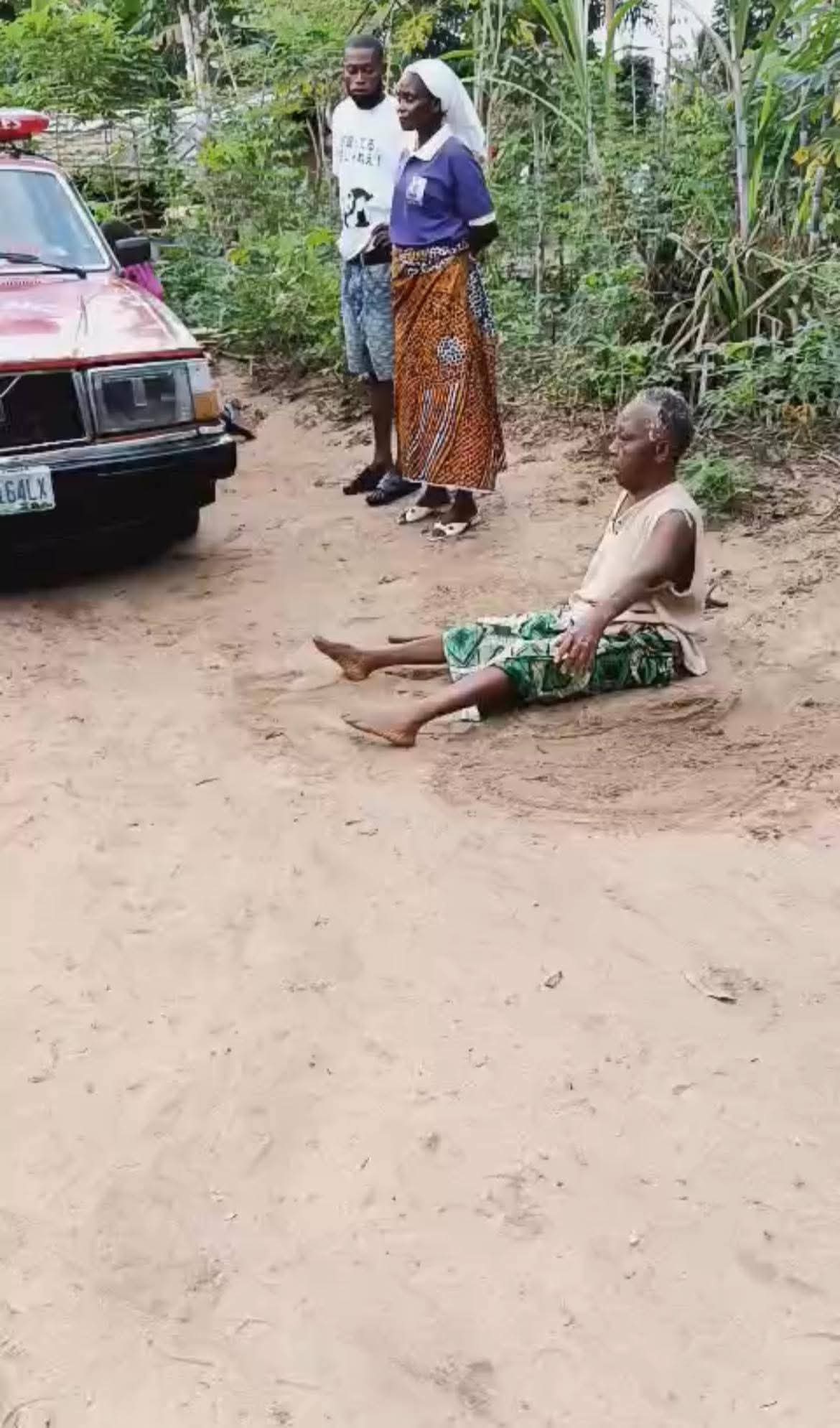 Family allege bullying by senior student of FGC Ikot Ekpene led to de@th of their 12-year-old son (video)