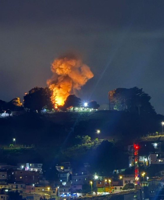 U.S. invades Venezuela as several explosions rock Caracas (videos)