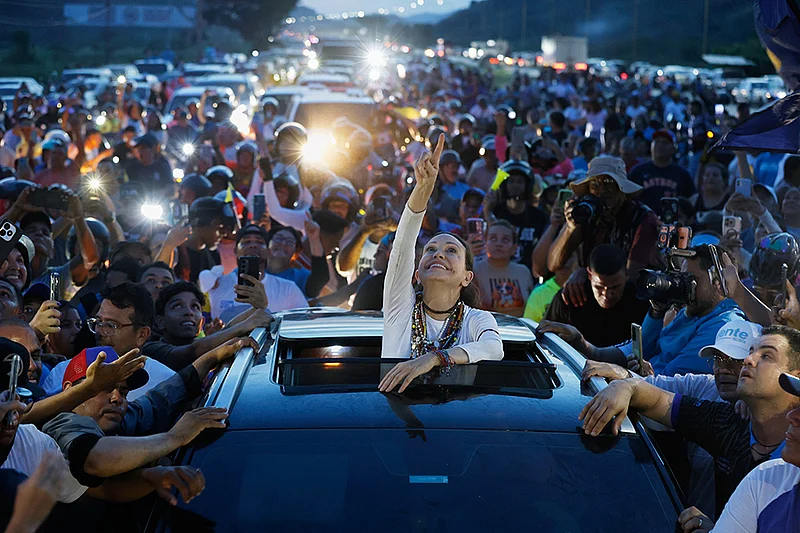 Venezuela opposition leader and Nobel Peace Prize winner María Machado returns home after 10 months in exile