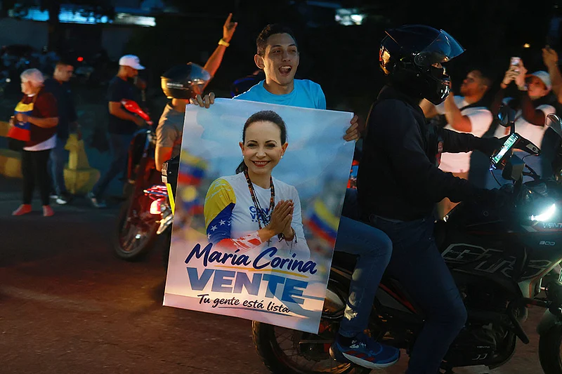 Venezuela opposition leader and Nobel Peace Prize winner María Machado returns home after 10 months in exile