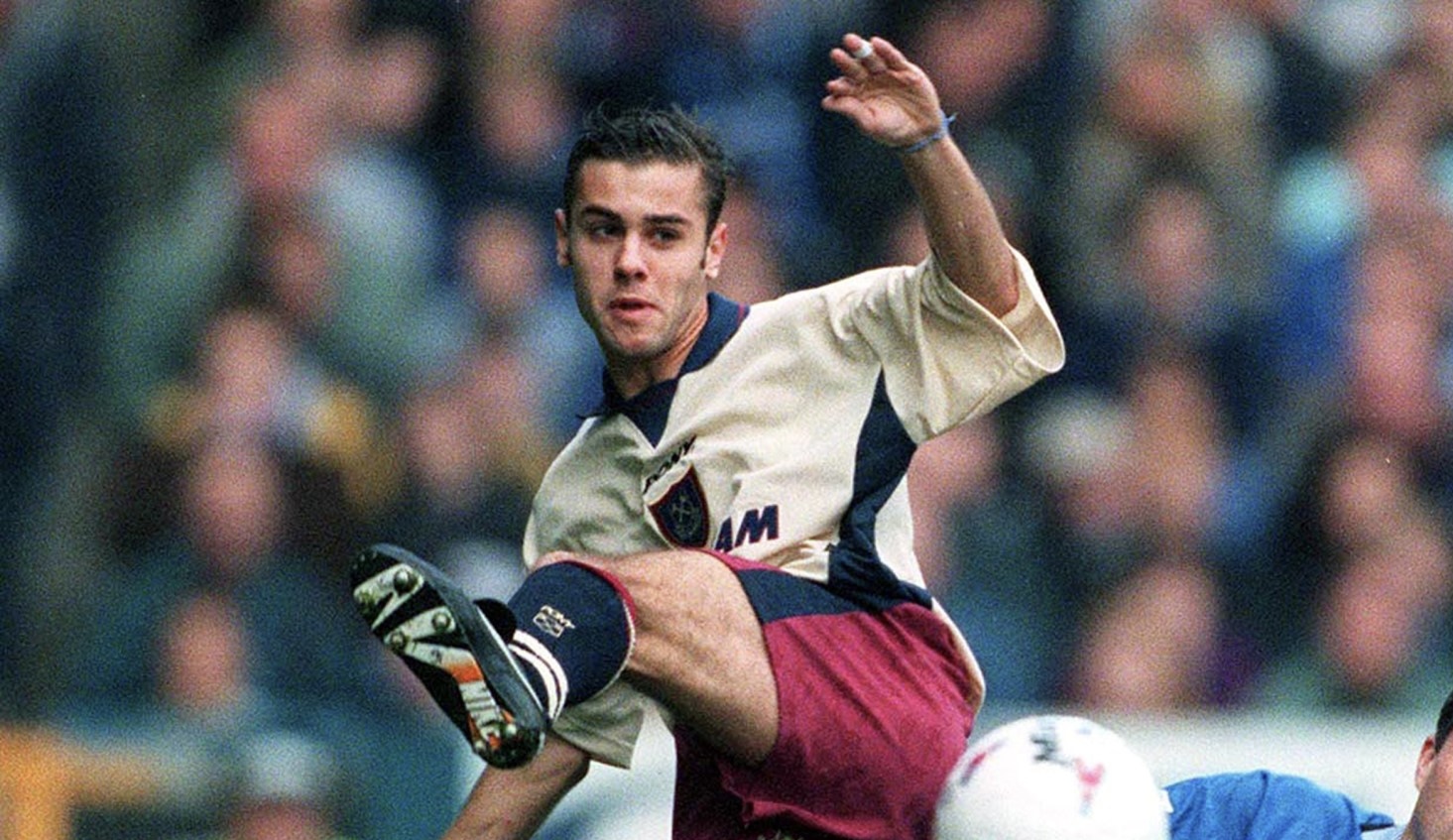 Former Premier League player Hugo Porfírio now works as Uber driver in Portugal