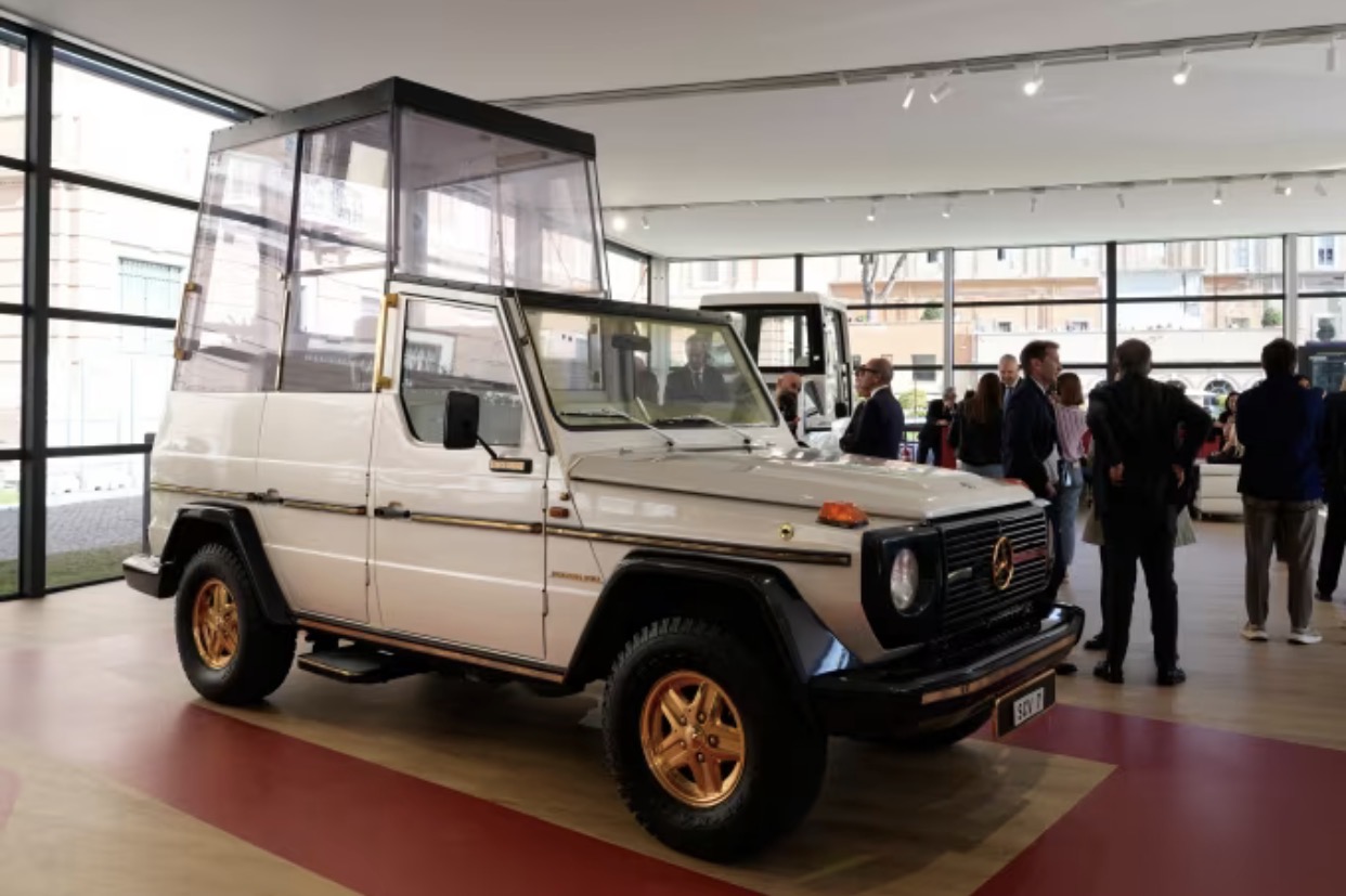 Vatican unveils its holy garage of popemobiles used since 1930 (photos)
