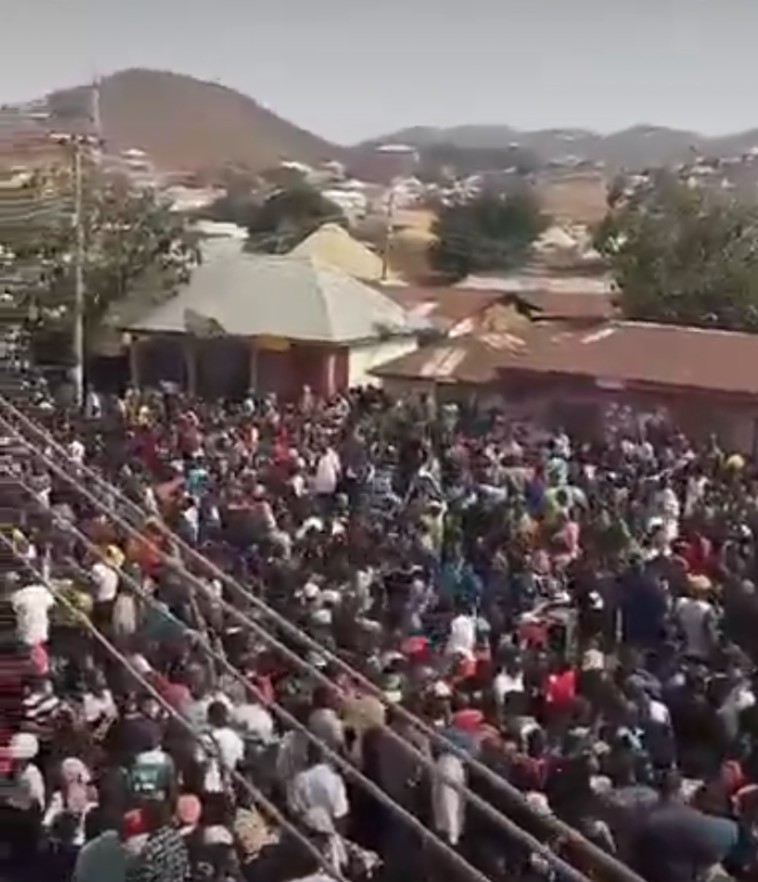 Protests erupt in Plateau over m@ssacre on Palm Sunday (video)