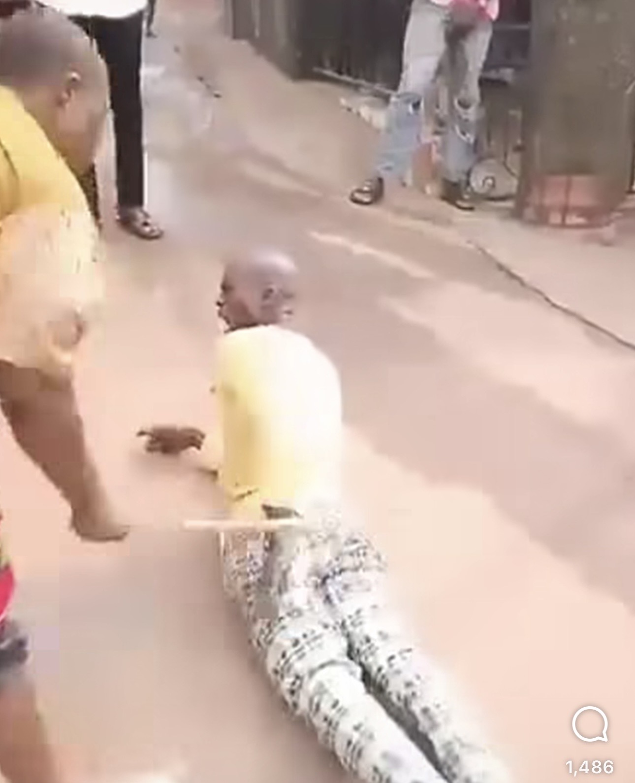 Umuada fl0.gs man for assaulting his aged parents in Abia community