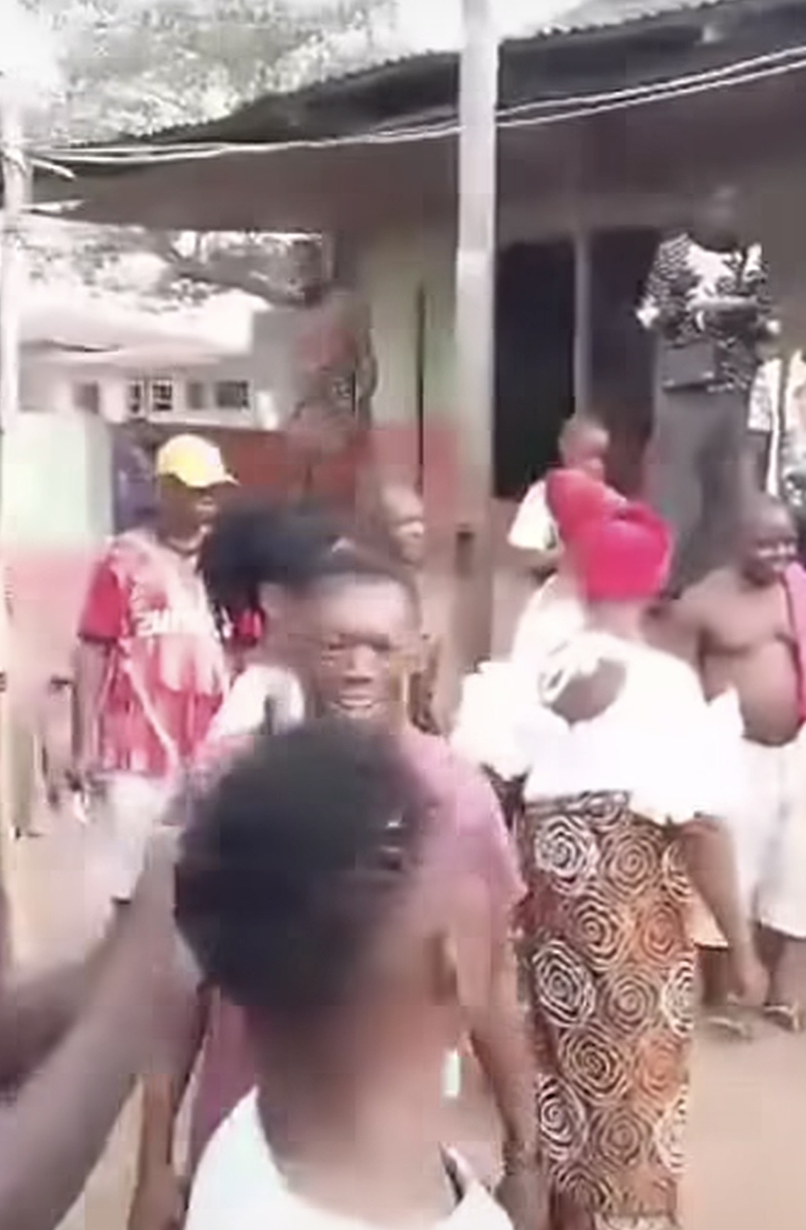 Umuada fl0.gs man for assaulting his aged parents in Abia community