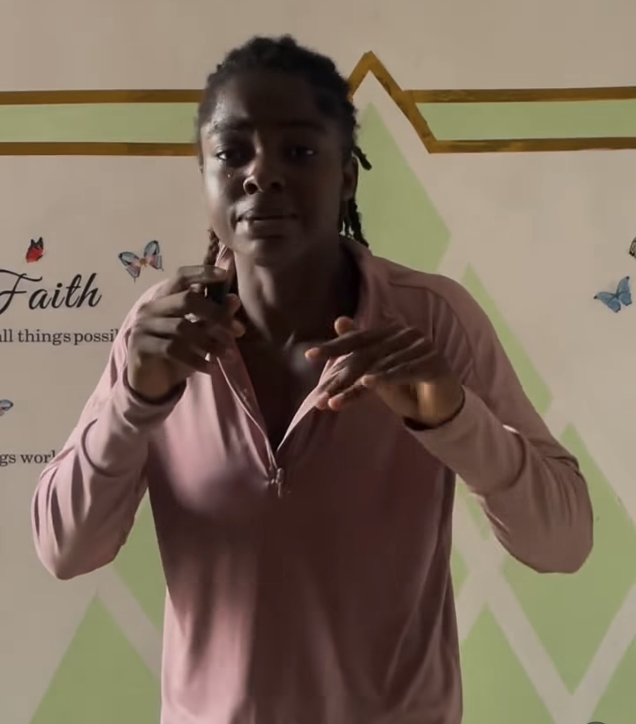 Lady confronts man who allegedly made a b@d comment about her body after she rejected his advances (video)