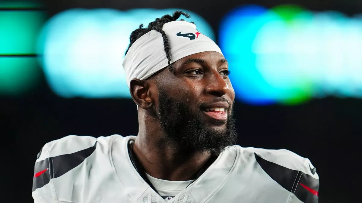 29 year old New York Jets player Kris Boyd fighting for his life after being sh0t while outside restaurant