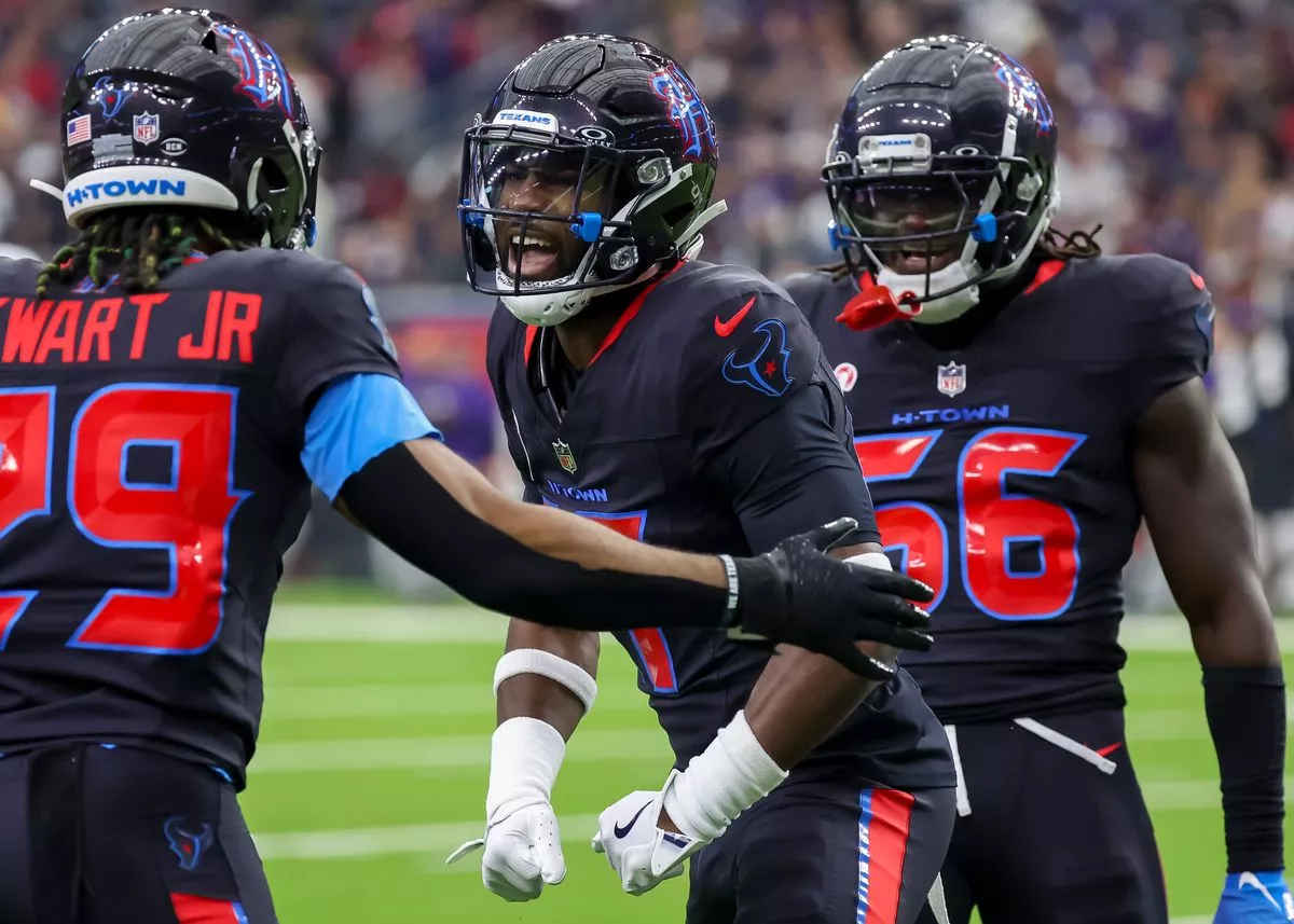 29 year old New York Jets player Kris Boyd fighting for his life after being sh0t while outside restaurant