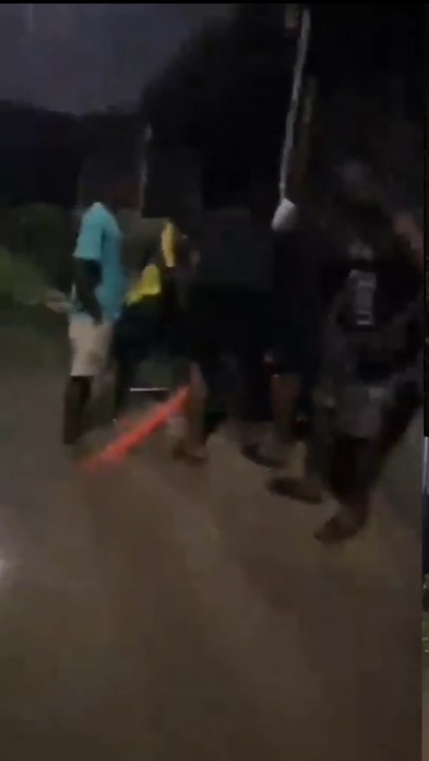 Lady accuses CDC officials in Port Harcourt of demanding ₦20,000 before allowing her to drain floodwater into gutter
