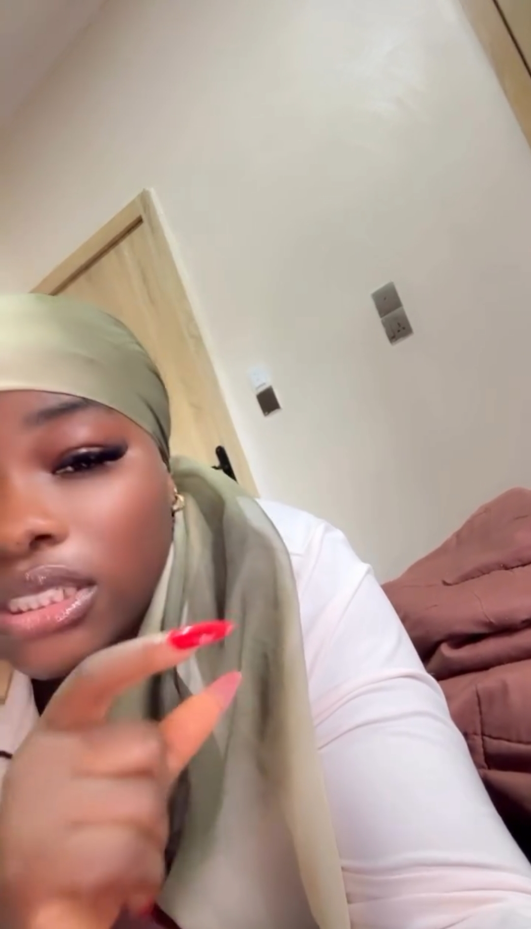 Woman alleges EFCC officers assaulted and humiliated her during early‑morning raid