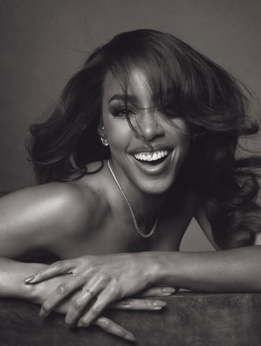 Kelly Rowland marks 45th birthday with t0pless photos