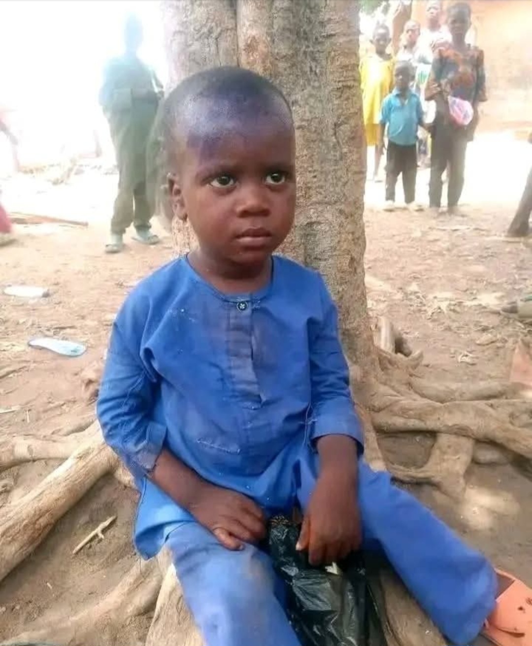Boy left stranded after bandits k!lled his father and abducted his mother while they were travelling
