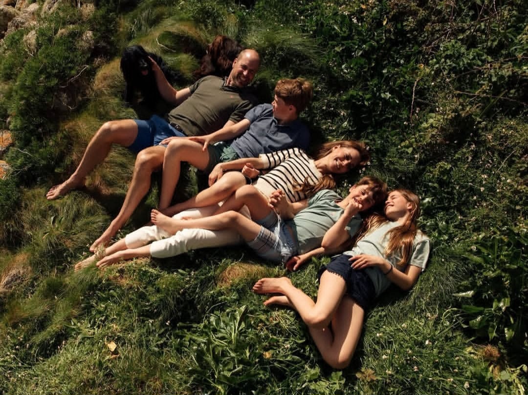 Prince William and Kate Middleton celebrate 15th wedding anniversary with lovely family photo