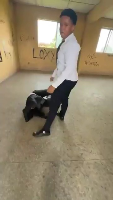 Outrage as h0rrific video shows secondary school seniors brut@lly bullying a junior student in Benin City