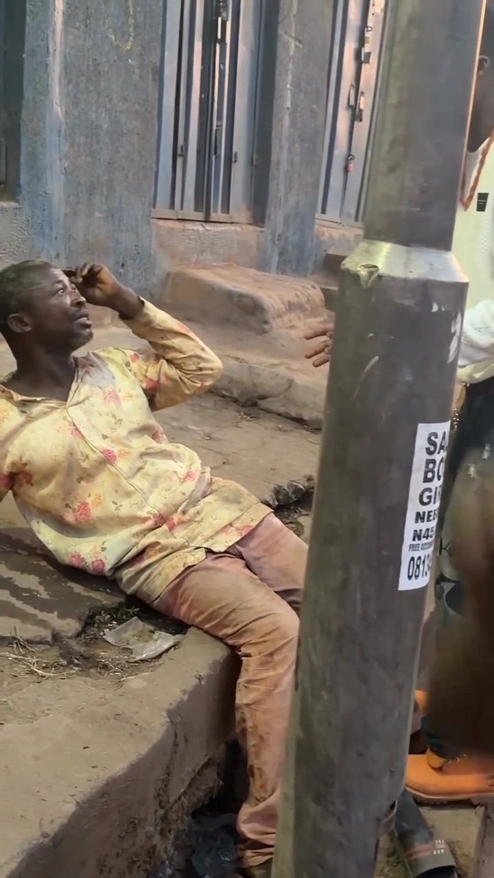 Man caught attempting to lure little girl hawking avocados with N1,000 so as to sle�p with her (video)