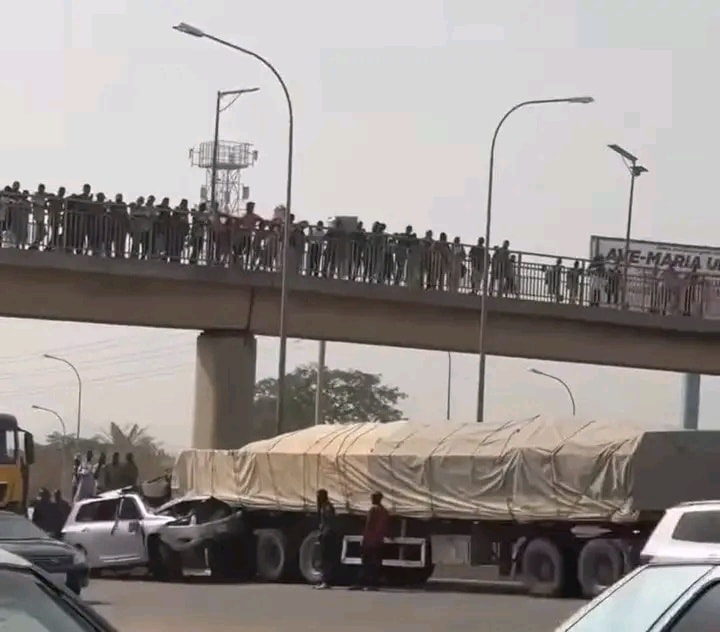 Man d!es in Abuja car crash while rushing his sick father to hospital (video)