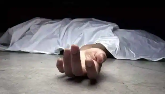 Woman slumps and d!es while brushing her teeth in Abuja