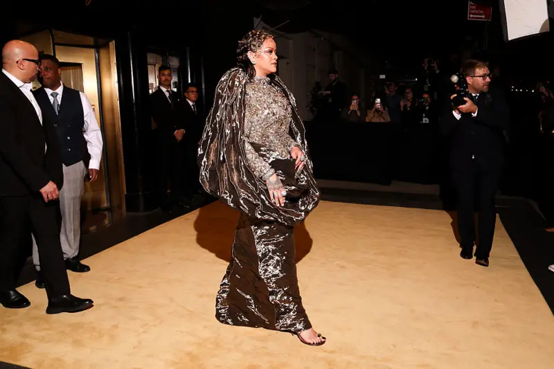 Rihanna and A$AP Rocky look so in love as they arrive 2026 Met Gala together (photos/video)