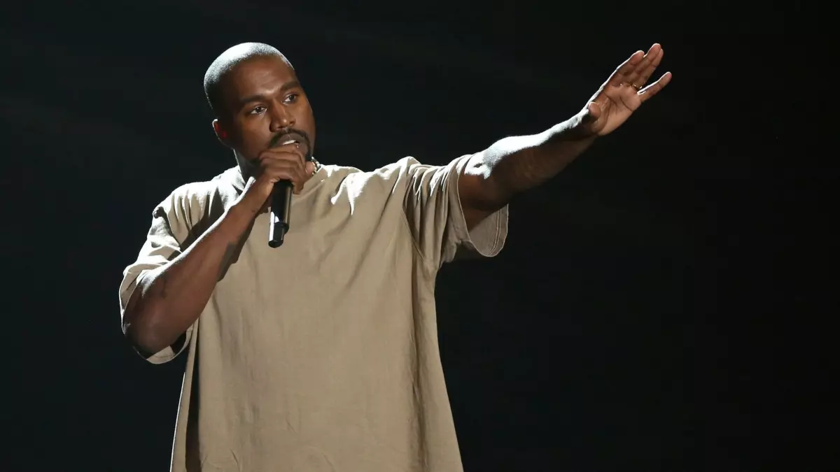 Kanye West offers to meet UKâs Jewish community after his Wireless concert backlash
