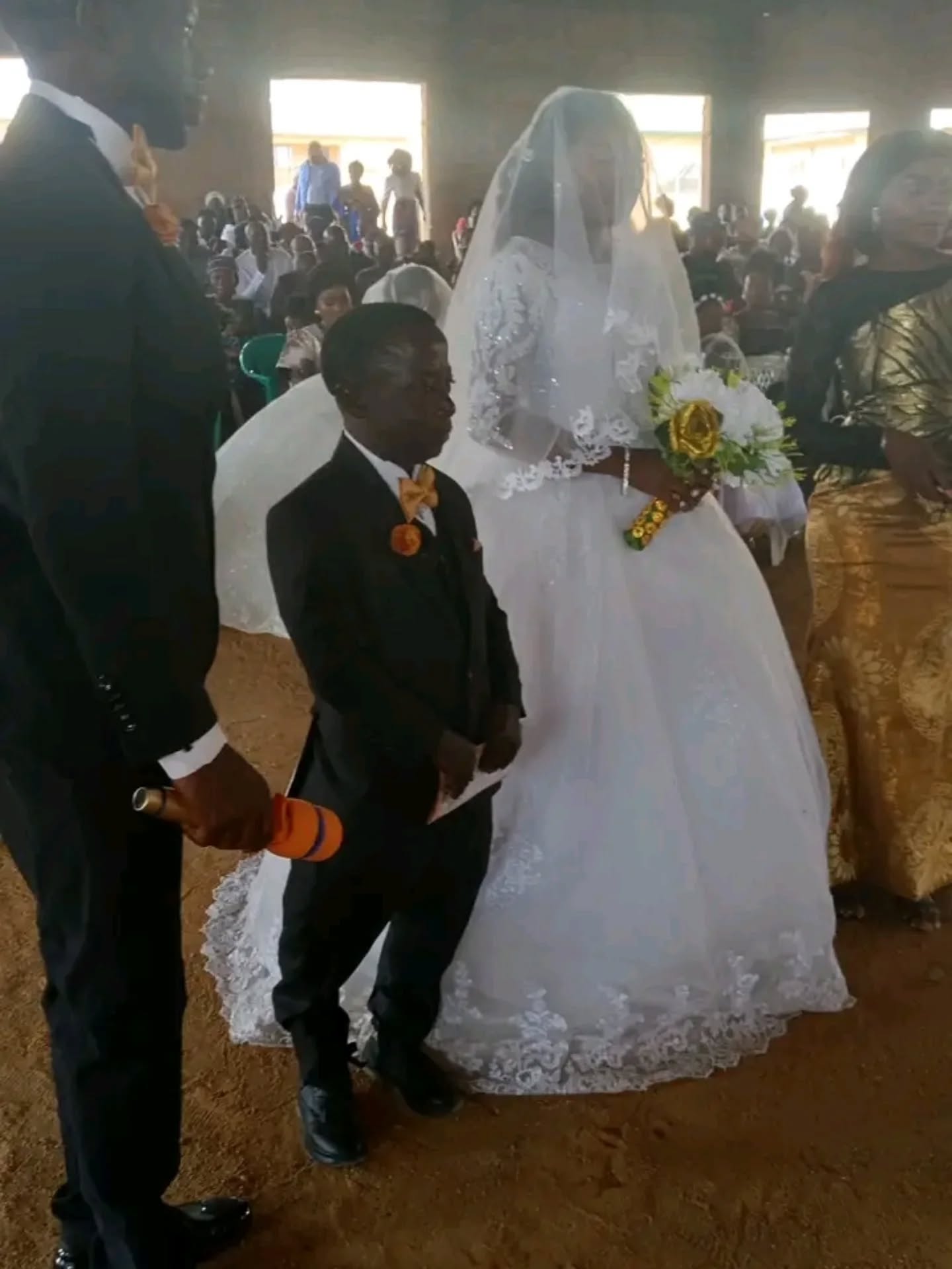 Love transcends height: Diminutive Nigerian man weds his tall wife in Jos