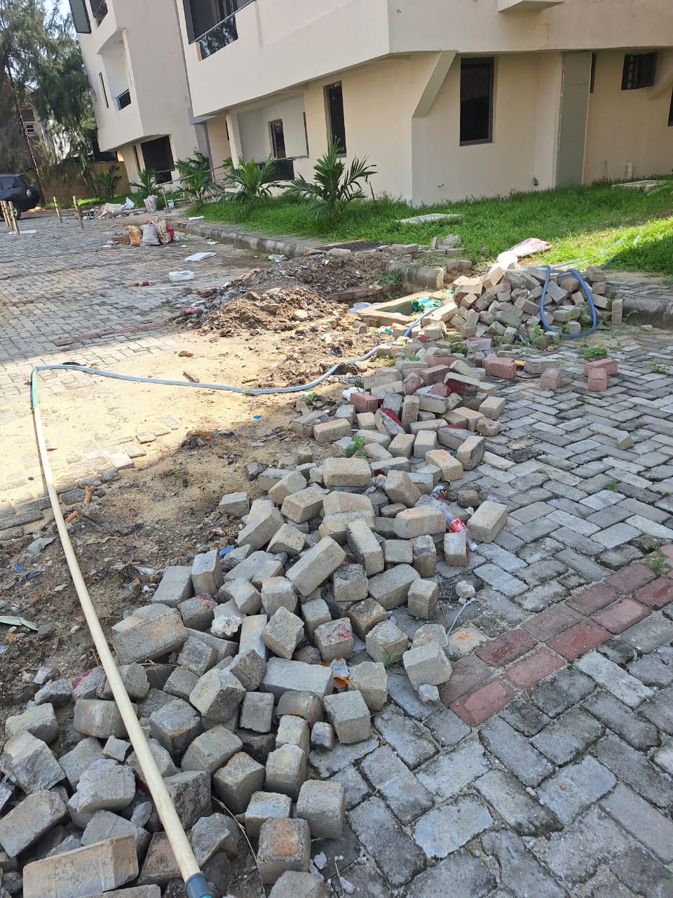 Concerned subscribers/residents of the Greater Lagos County Apartments, Obele-Oniwala, Surulere write open letter to Governor Sanwo Olu over Megamound Investment