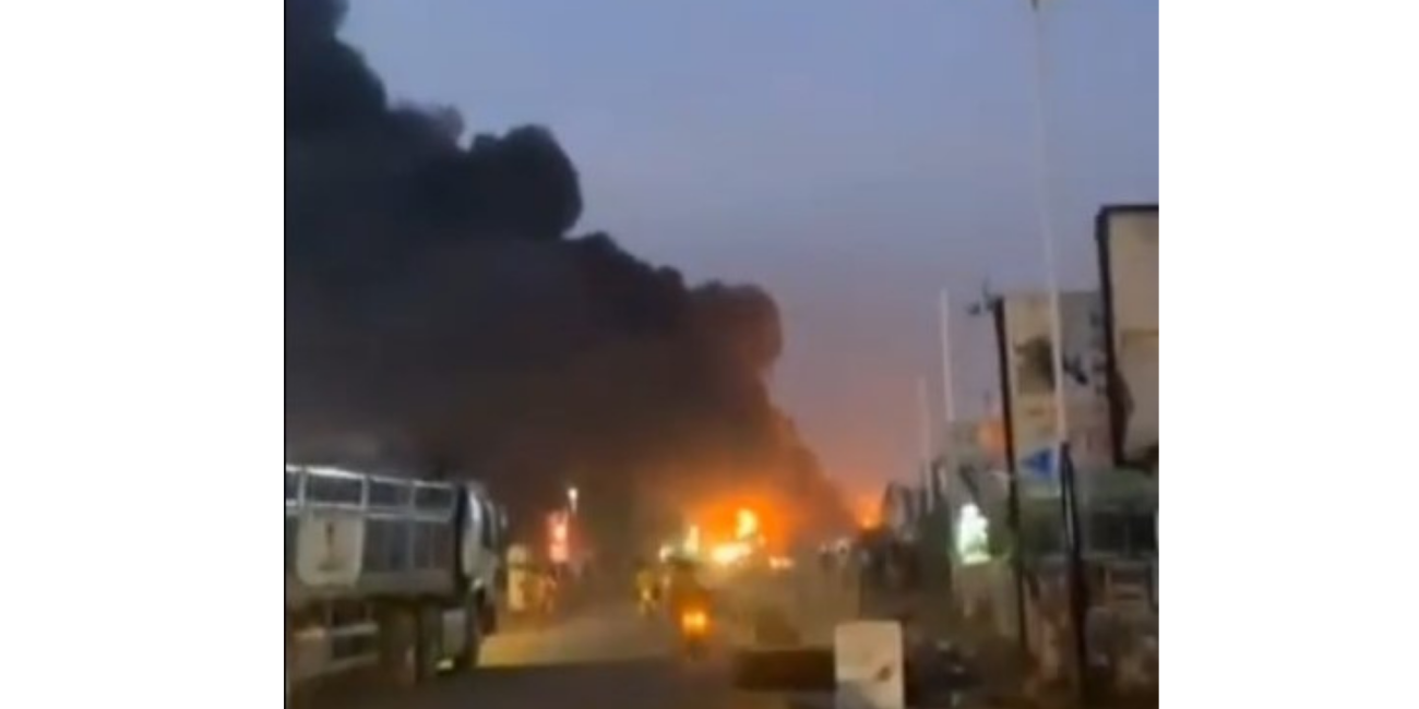 Several feared d3ad as petrol tanker crashes and explodes on BeninâAuchi road (videos)