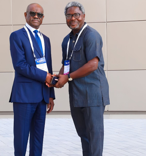 Wikeâs media aide, Lere Olayinka, clapsback at h@ters criticizing his boss for taking his sons to an official engagement in Dubai